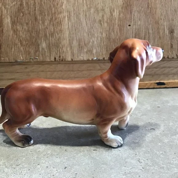 Adorable Dachshund Porcelain Dog Figurine. Made in Japan - Picture 3 of 9